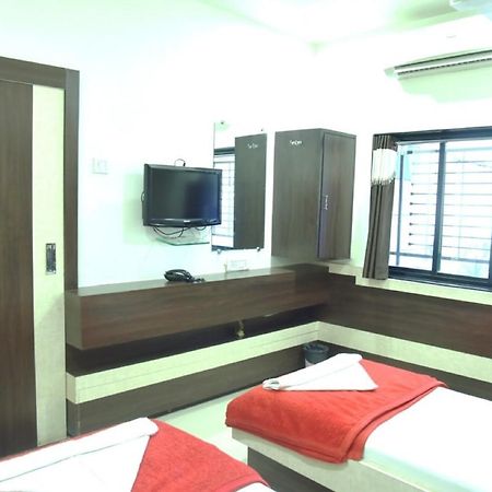 Hotel Excel Executive Амравати Екстериор снимка