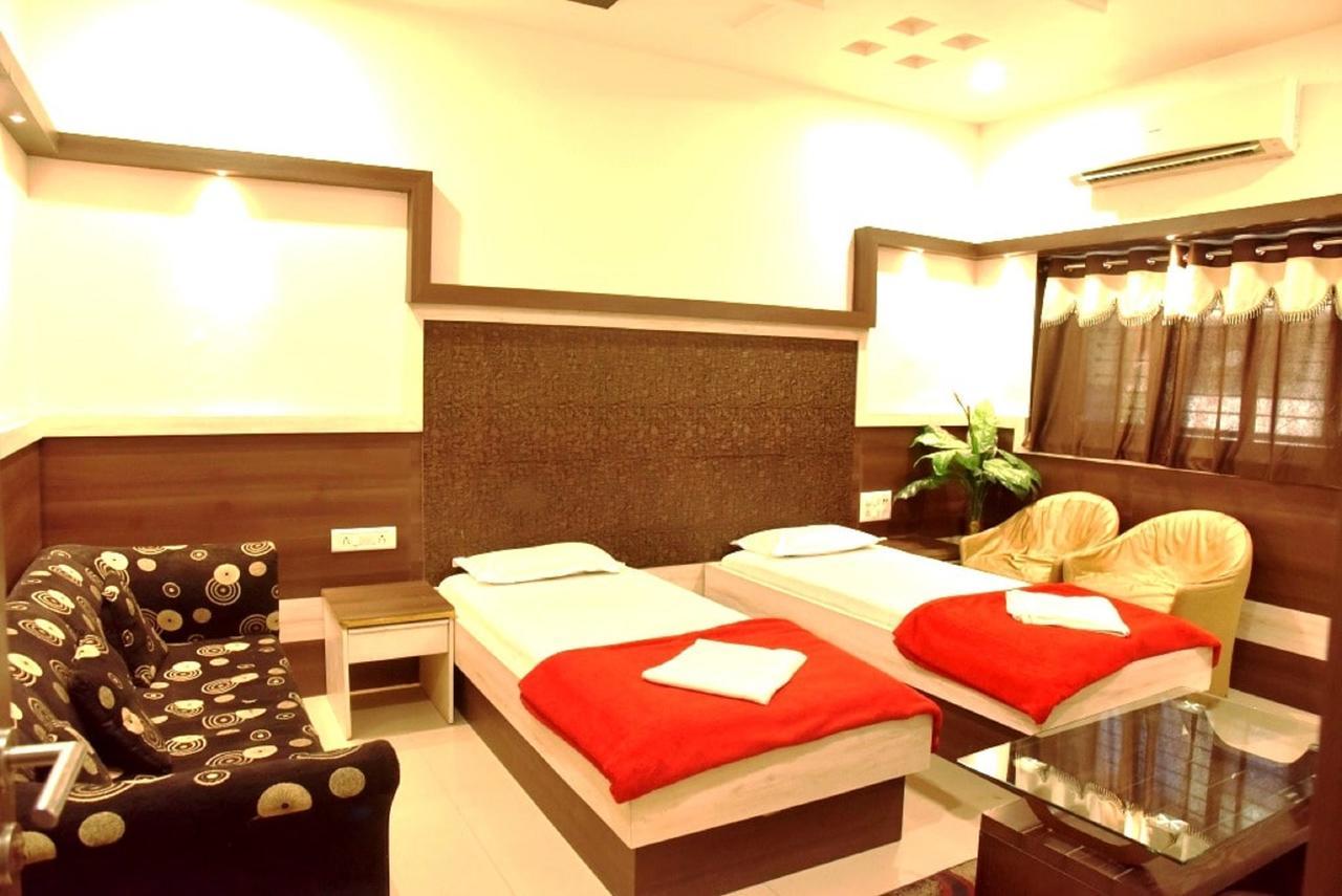 Hotel Excel Executive Амравати Екстериор снимка